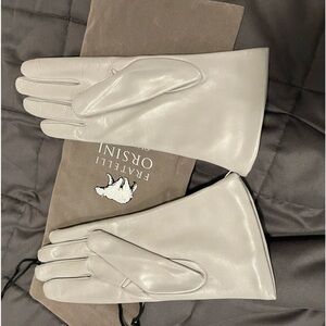 Light grey leather gloves - cashmere lined